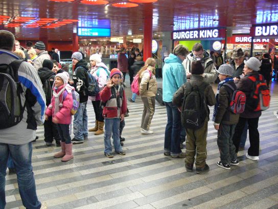 3. Sraz na hlavním nádraží
