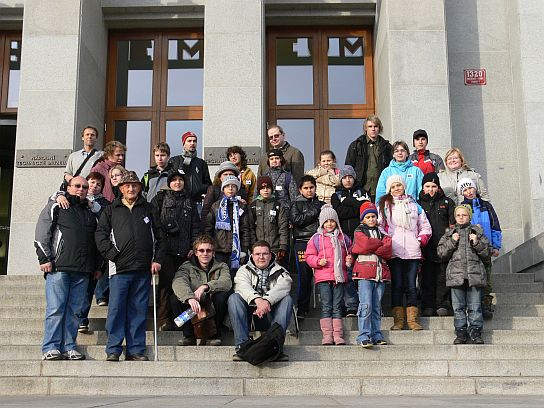 20. Skupinové foto u Technického muzea
