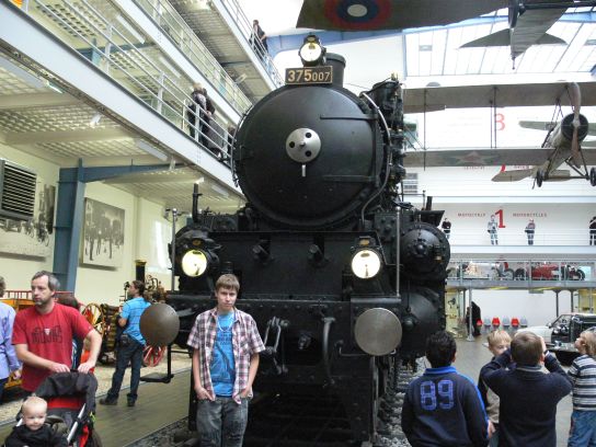 24. Fotka u lokomotivy
