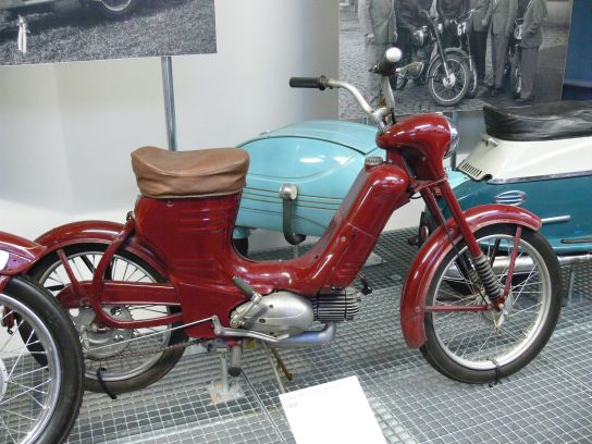 35. Motocykl Pionýr
