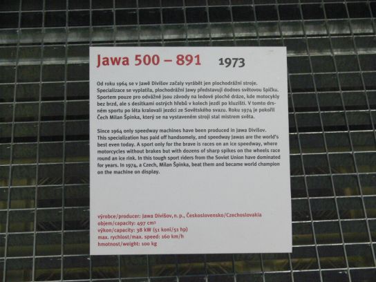 38. Popisek k motocyklu s hřebíkama
