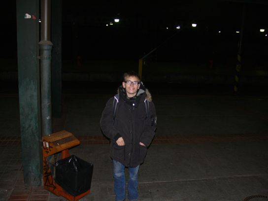 60. Účastník srazu na nástupišti
