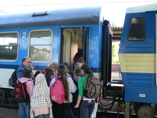 45. Nástup do vlaku
