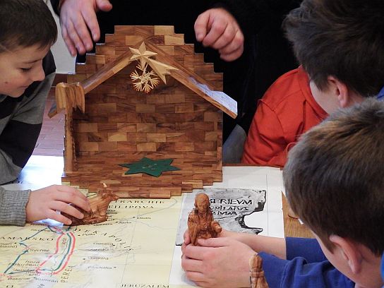 13. Příprava betléma
