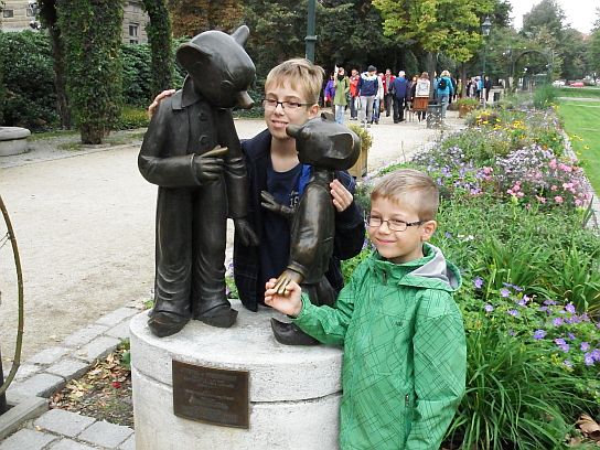 13. U Spejbla a Hurvínka
