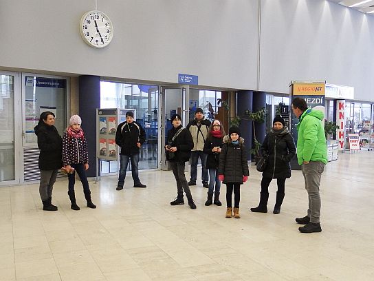 1. Sraz na nádraží
