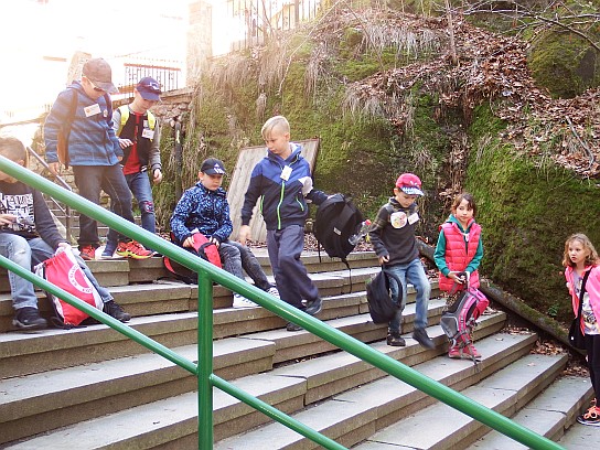 7. Čekání u lanovky
