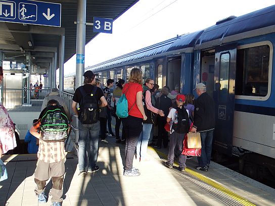 91. Nástup do vlaku
