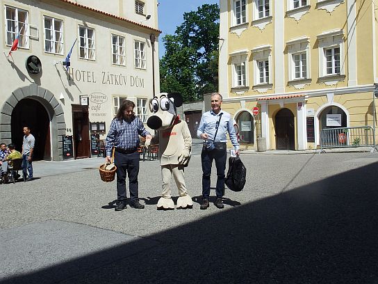 5. Alík a oba jeho páníčci
