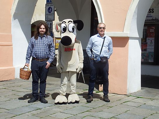 7. Alík a oba jeho páničci
