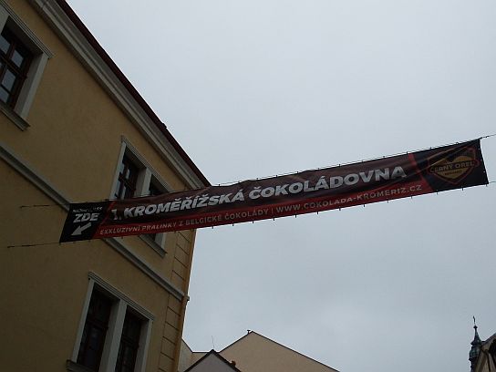 8. Průchod kolem prodejny pralinek
