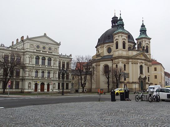 11. Náměstí s justiční školou
