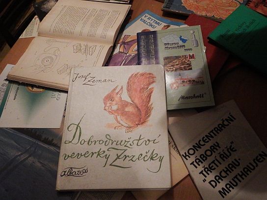 27. V knihovně krytu CO
