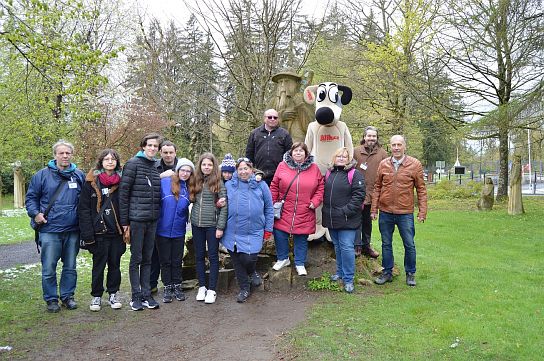 12. První pokus o skupinové foto
