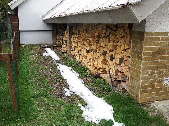 25. Sníh pod střechou
