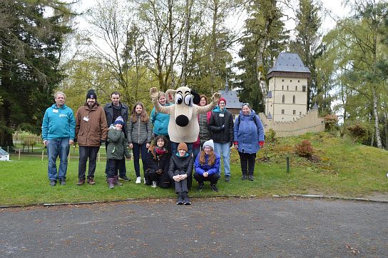 31. Další skupinové foto
