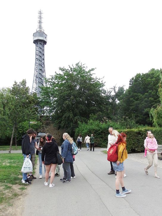 35. Diskuse pod rozhlednou
