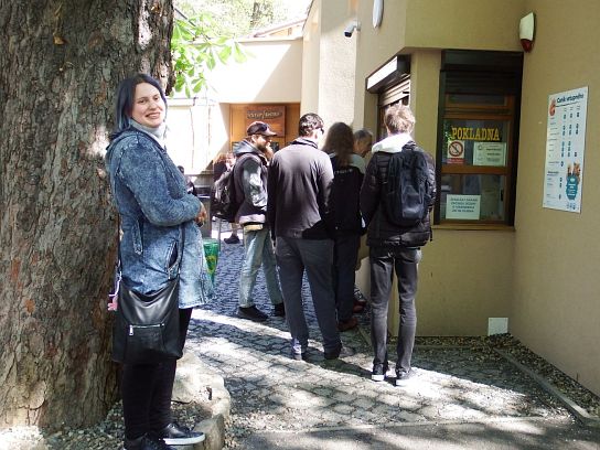 3. U pokladny zooparku
