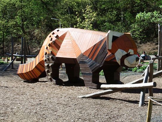 23. Dřevěná panda
