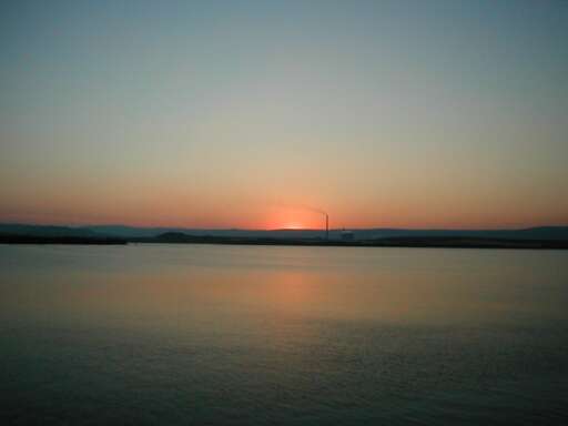 Po západu Slunce nad přehradní nádrží Po západu Slunce nad přehradní nádrží