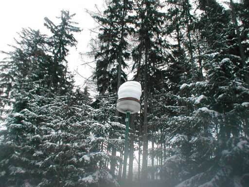 Lampa s čepicí Lampa s čepicí