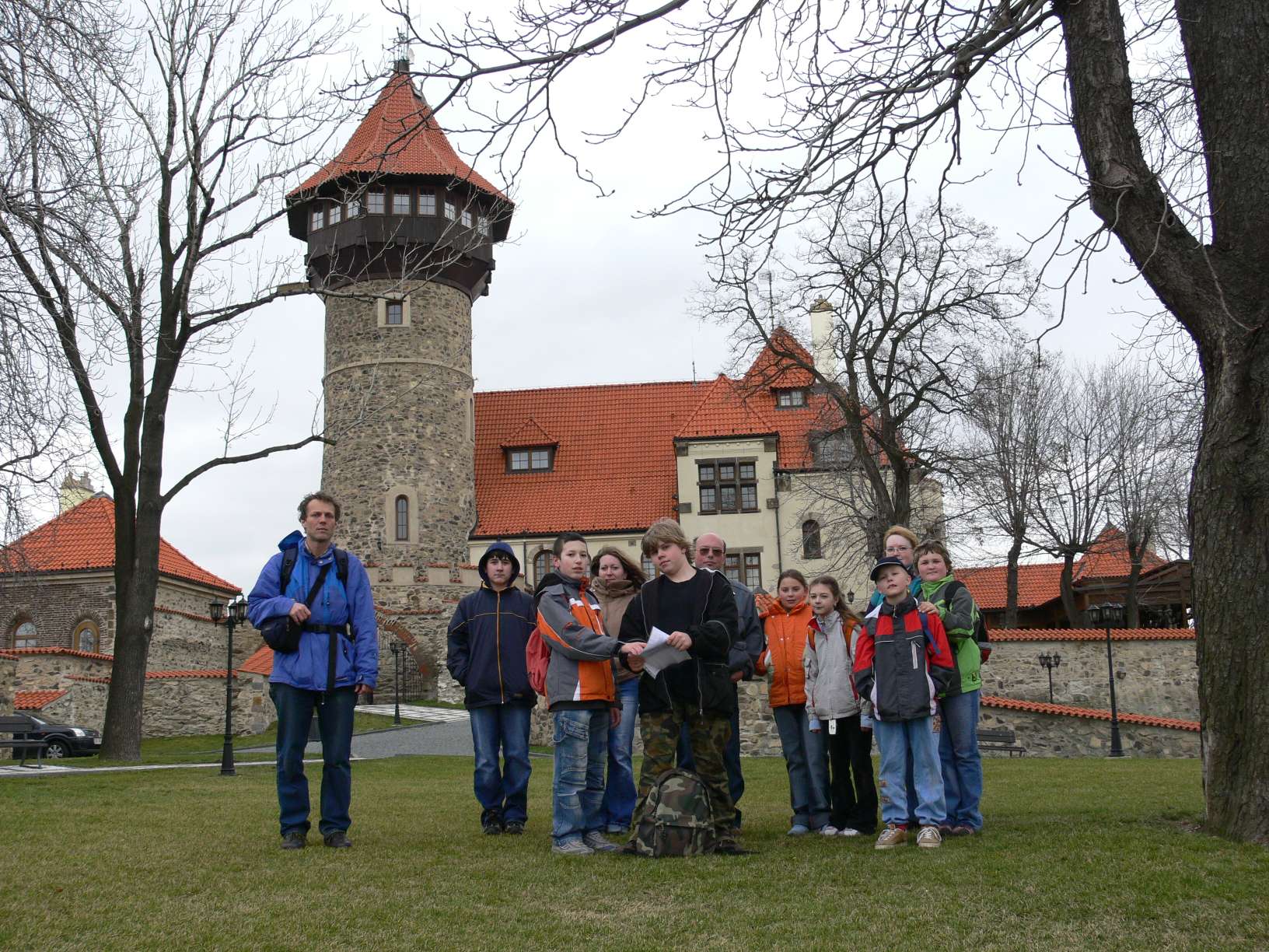 Skupinové foto s Hněvínem