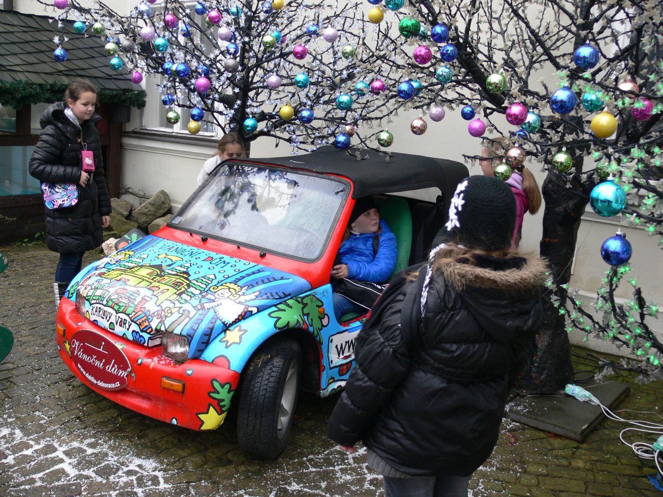 3. Vánoční autíčko
