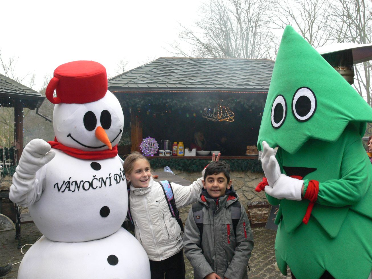 15. Sněhulák a stromek
