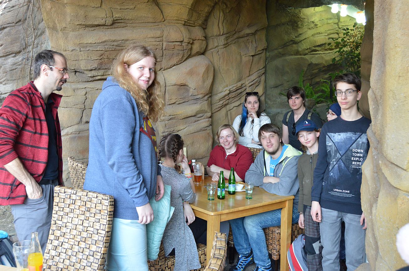 9. Příprava na skupinové foto
