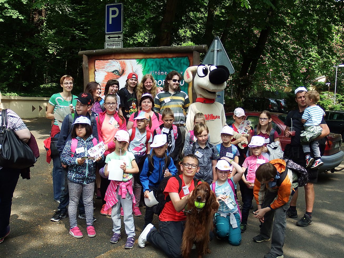 8. Fotka části účastníků srazu s Alíkem
