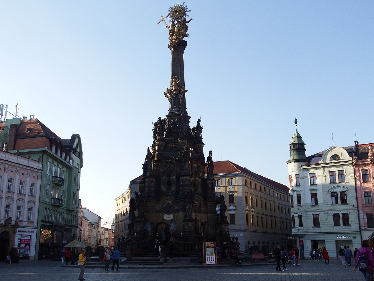 28. Sloup na náměstí
