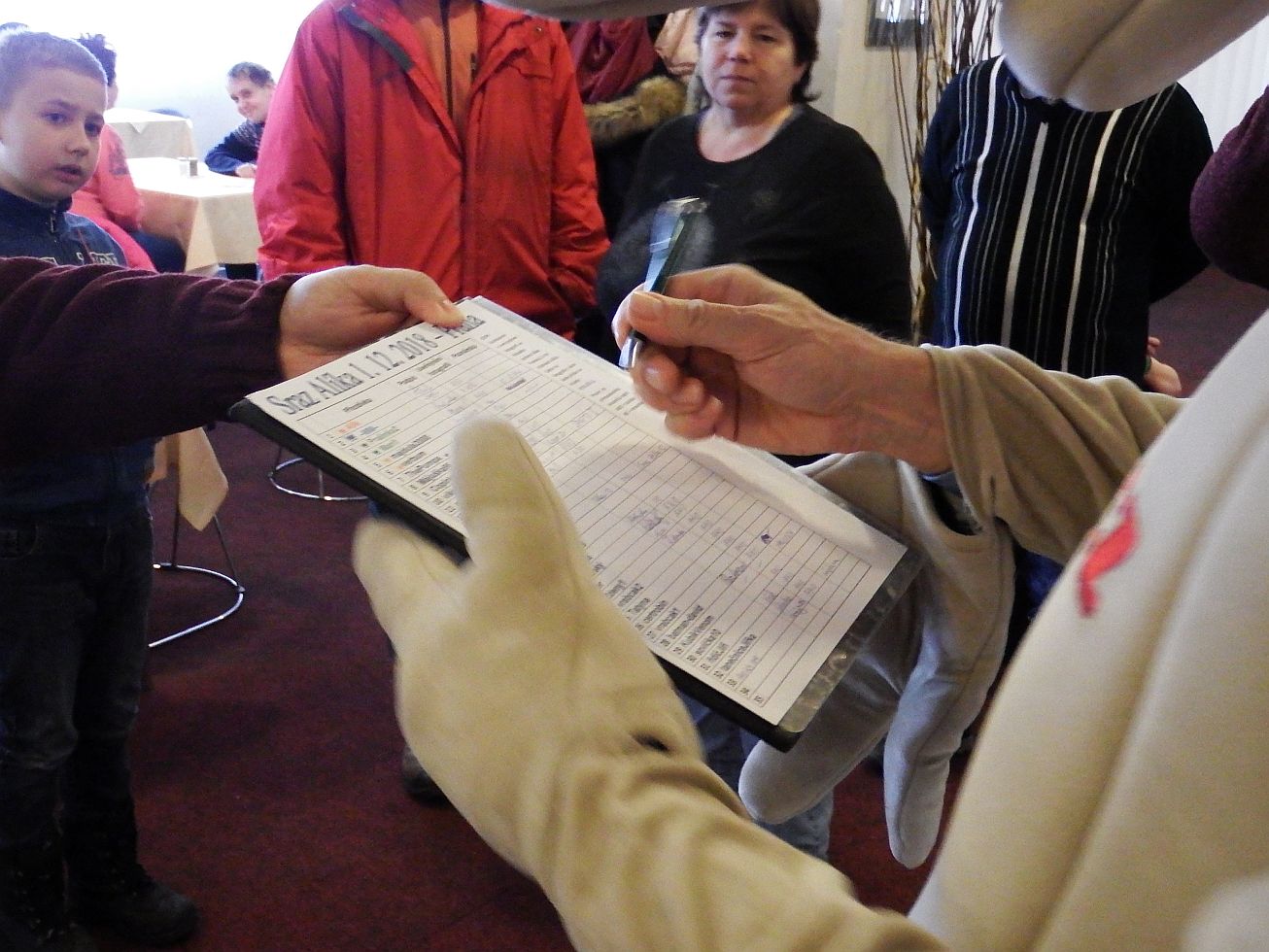 10. Alík podepsal prezenční listinu
