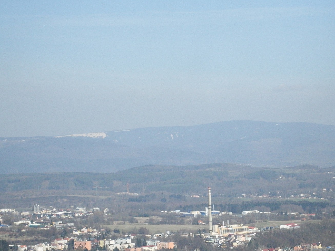 48. Pohled z rozhledny směrem ke Klínovci
