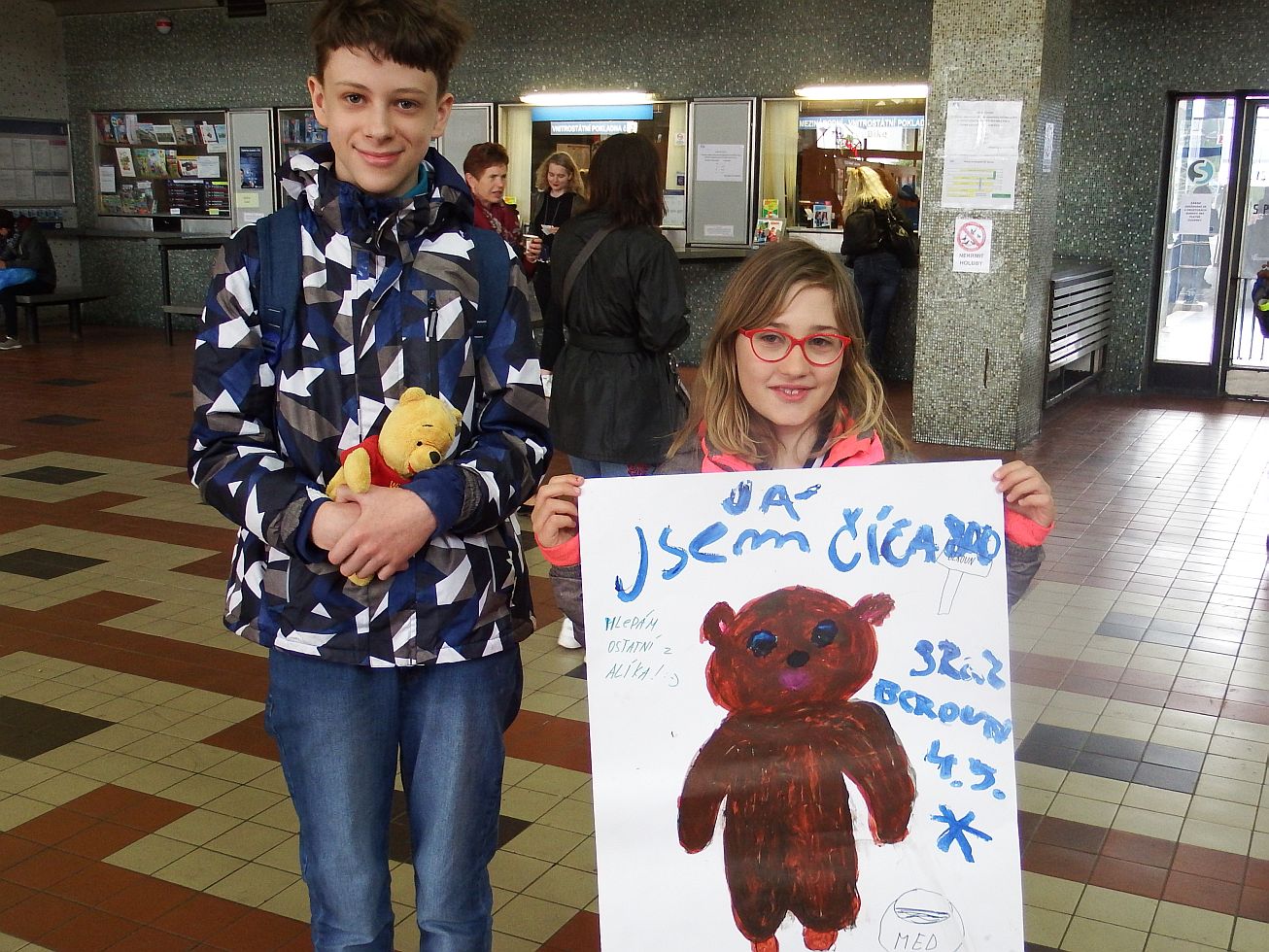 2. Sraz na nádraží
