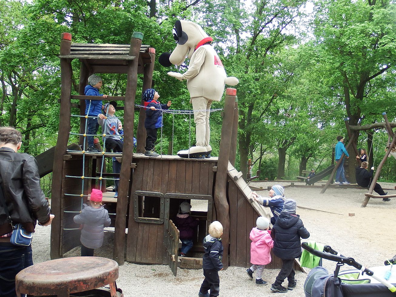 25. Alík na prolézačce
