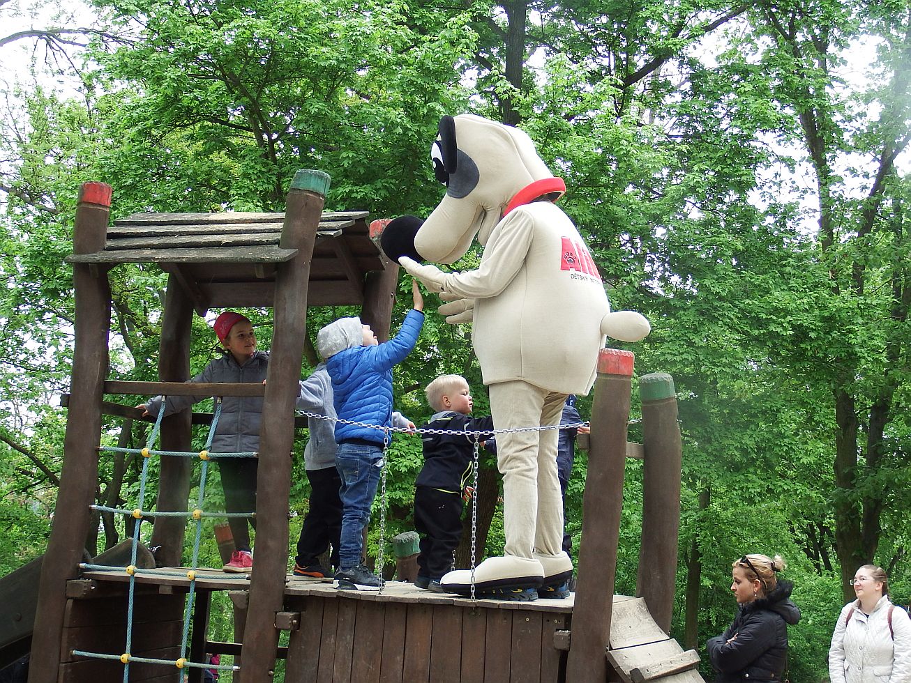 26. Alík na prolézačce
