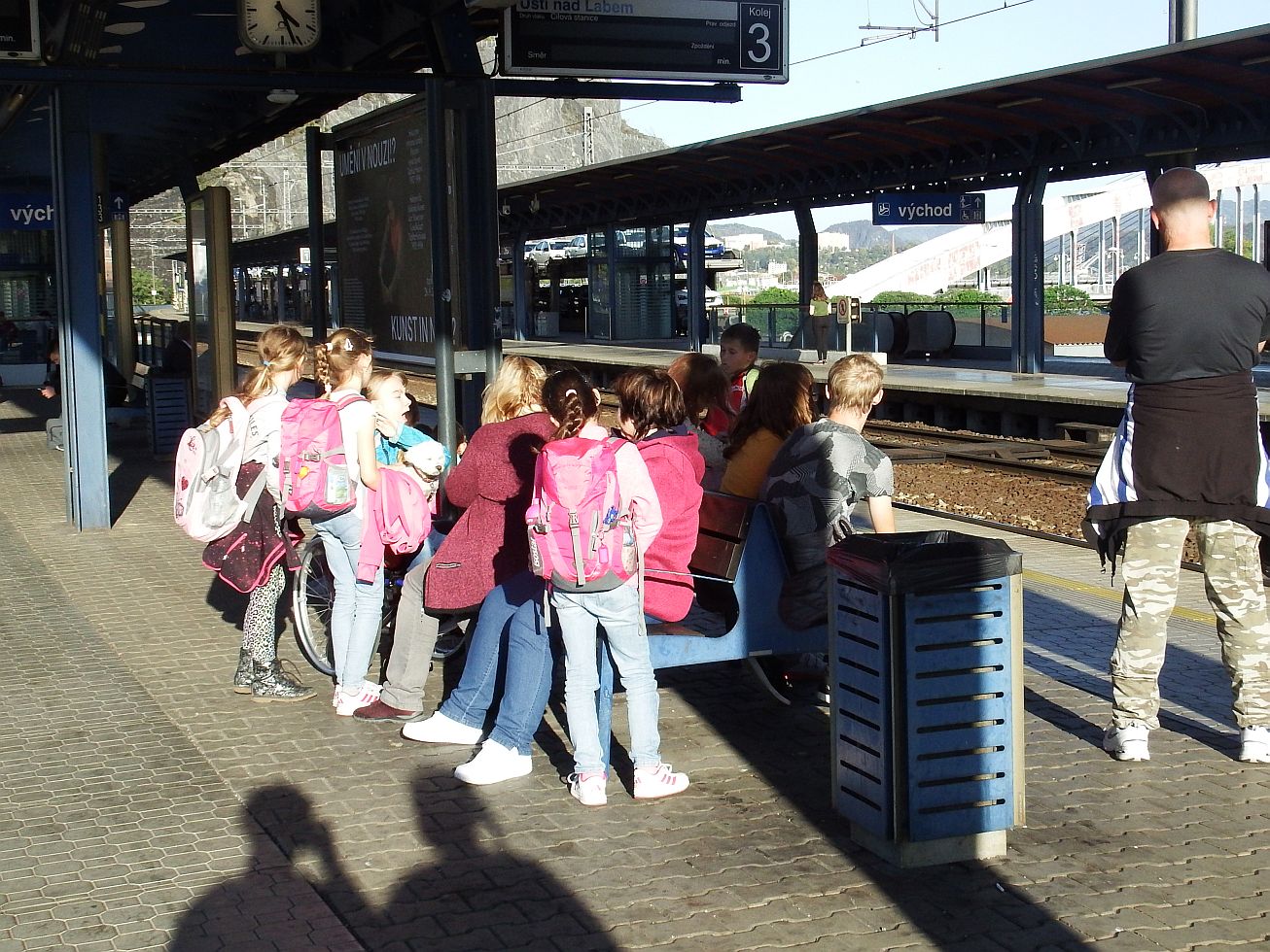 31. Na nádraží
