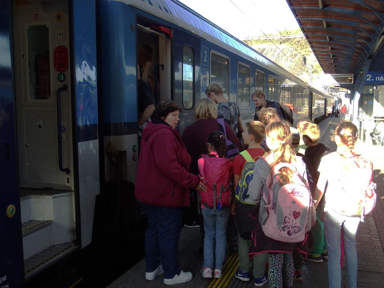 32. Nástup do vlaku
