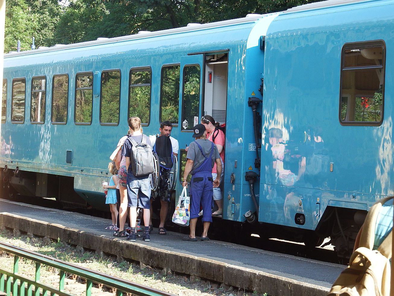 1. Příjezd části účastníků
