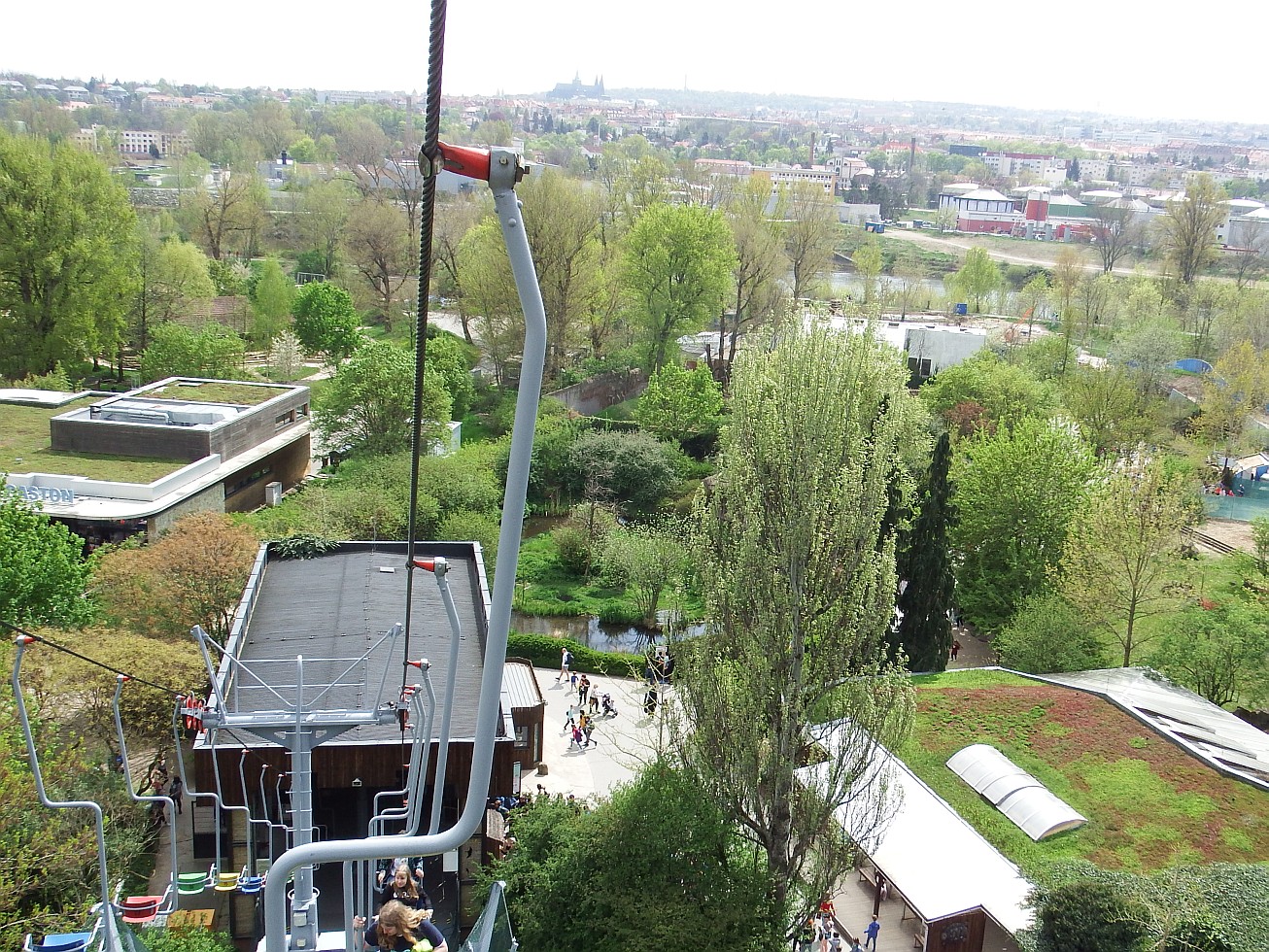 27. Výhled z lanovky
