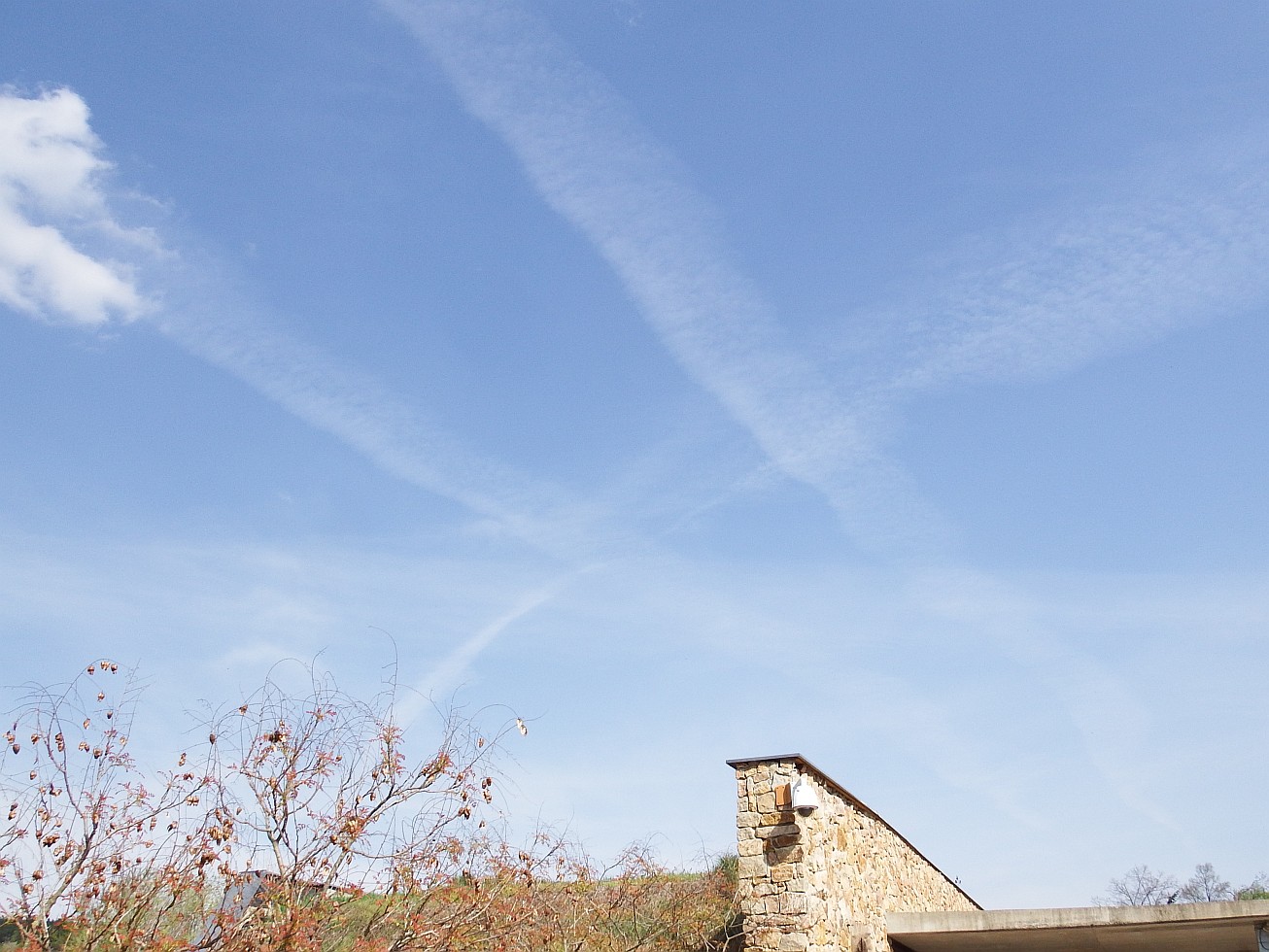 34. Čáry od letadel
