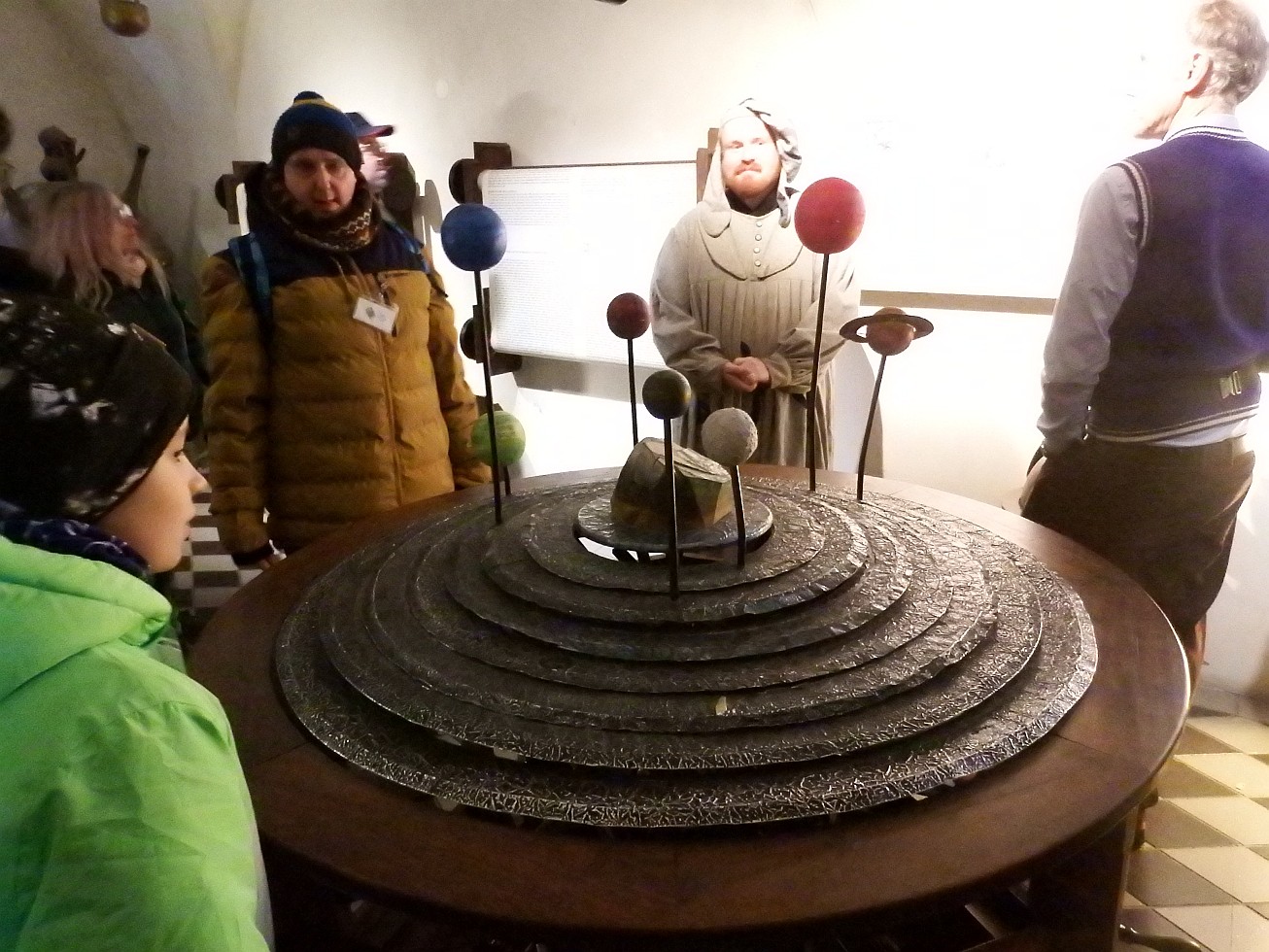 25. Model planetárního systému
