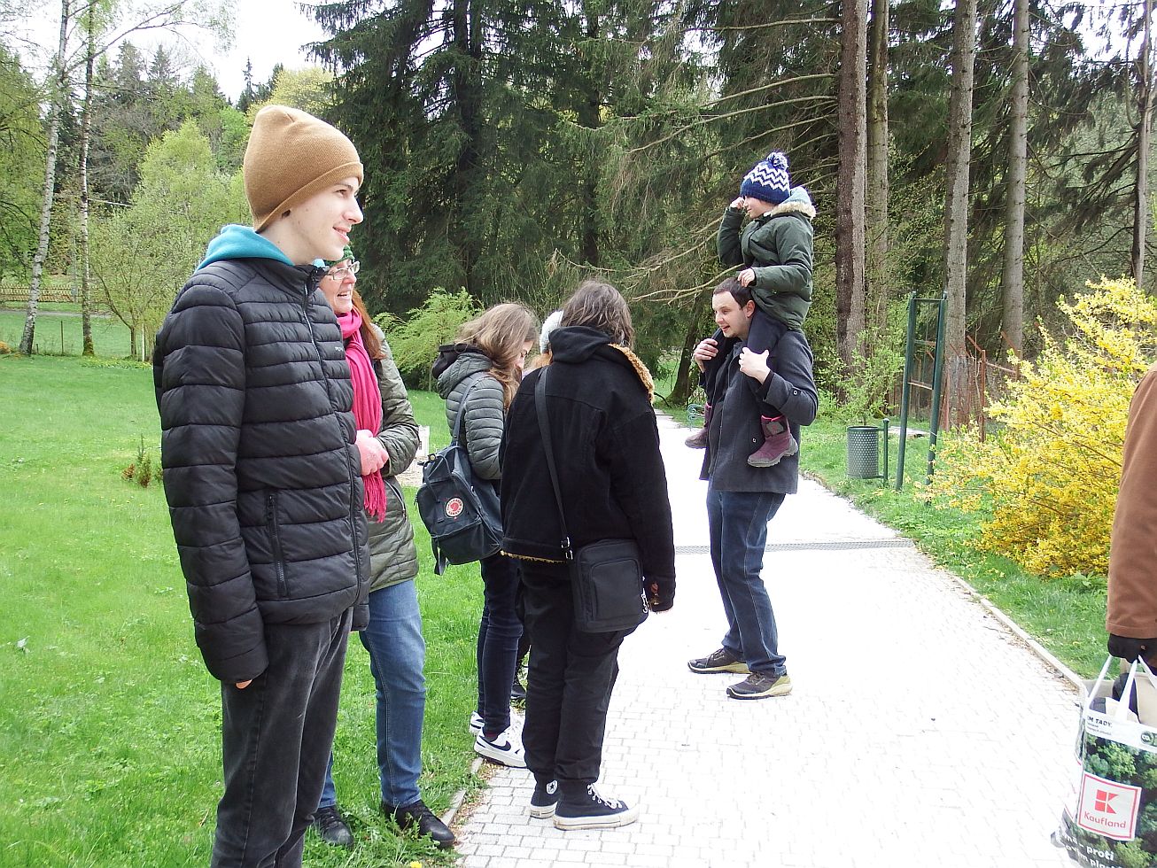 29. Někteří účastníci srazu
