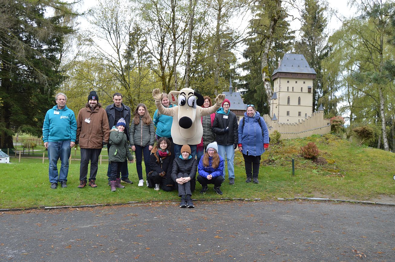 31. Další skupinové foto
