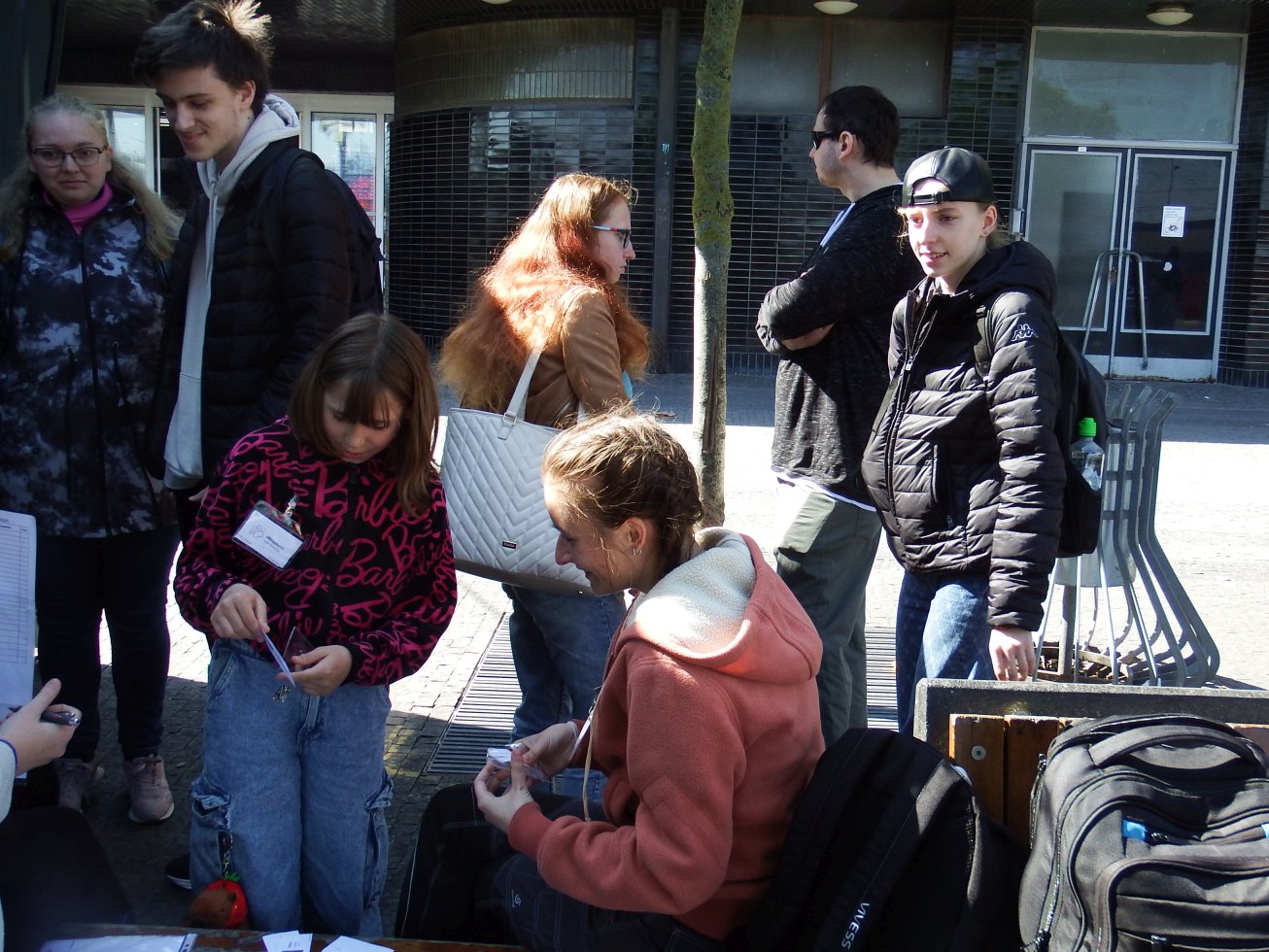 1. Před nádražím
