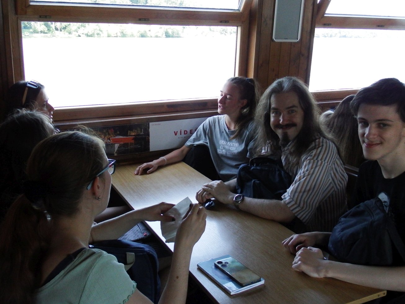 10. Účastníci srazu na lodi
