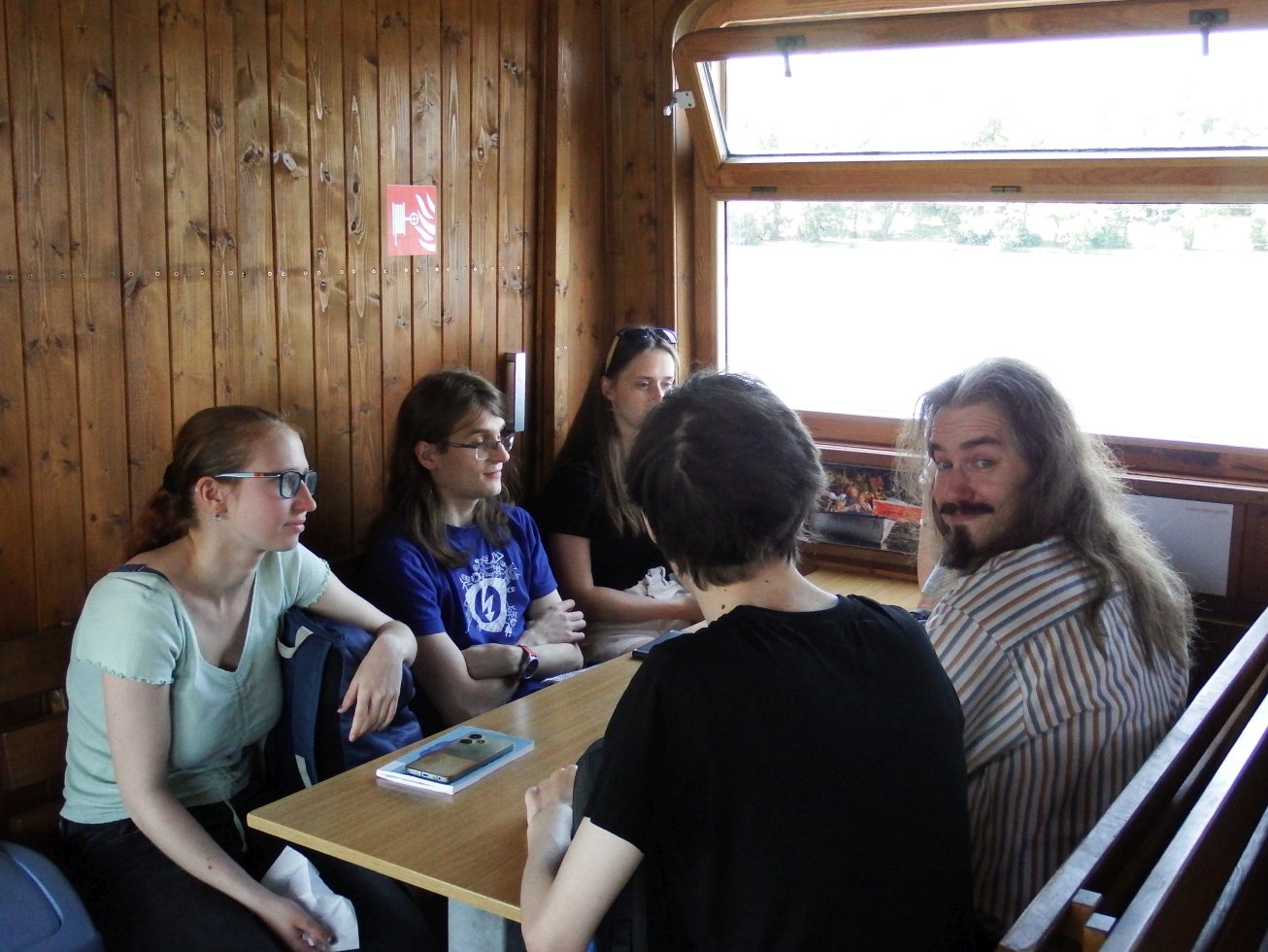 11. Účastníci srazu na lodi
