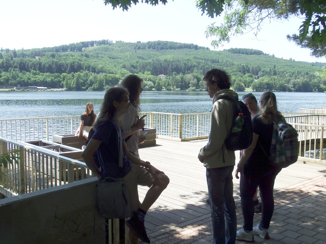 14. V přístavu u koupaliště
