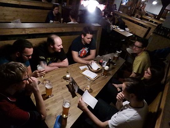 3. Účastníci srazu v 19:03 hodin
