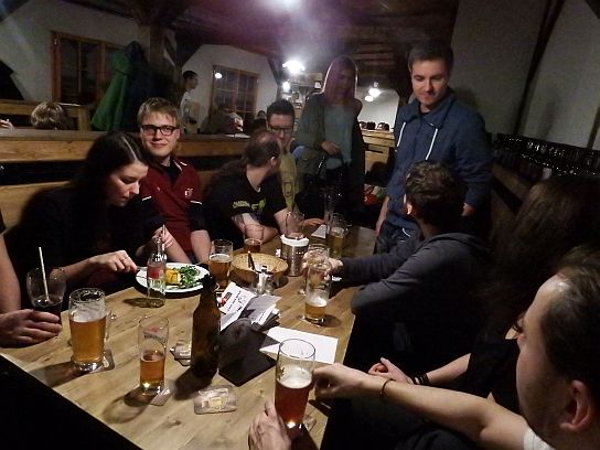 6. Účastníci srazu v 20:31 hodin
